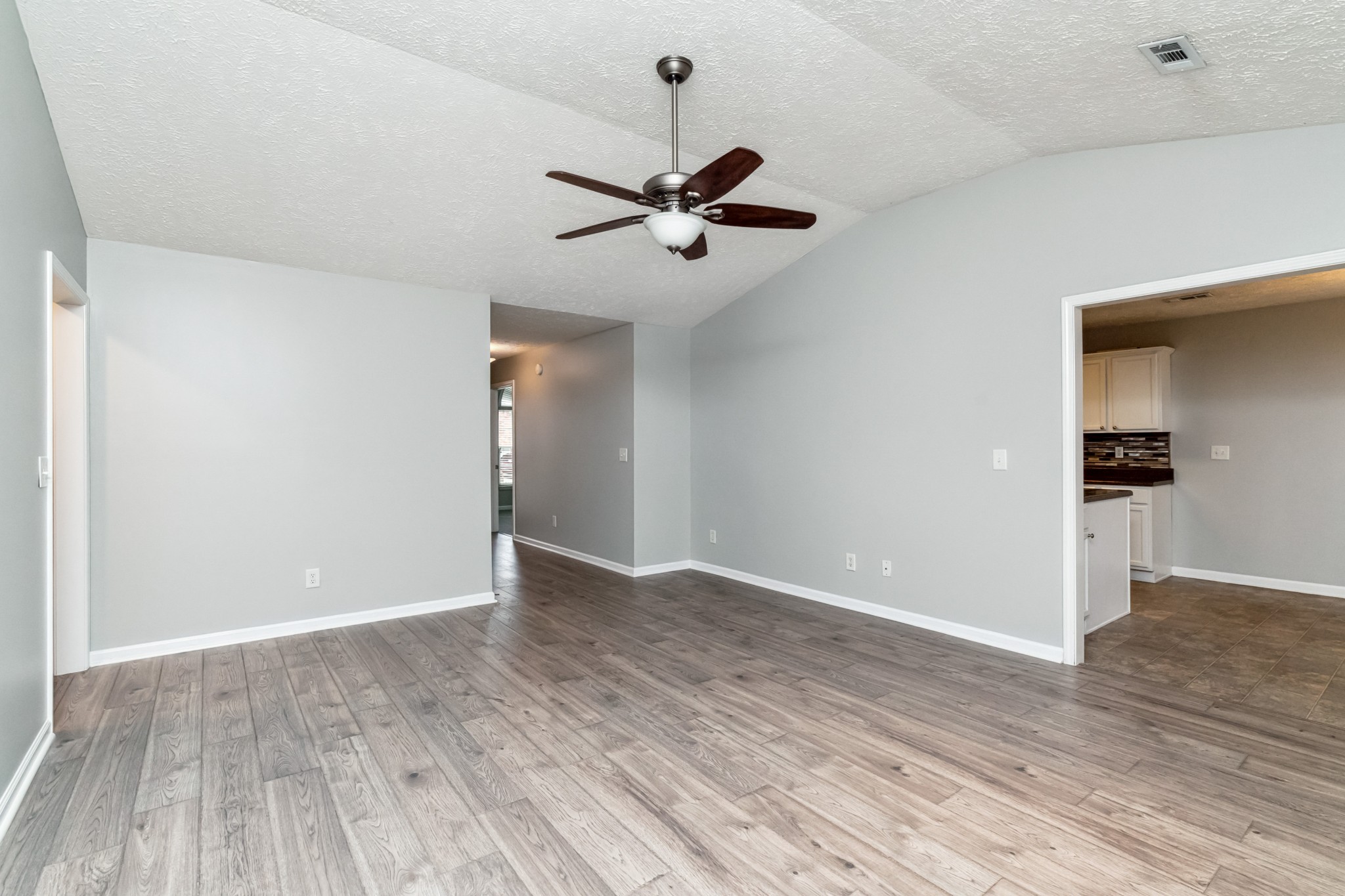 2116 Deer Valley Dr