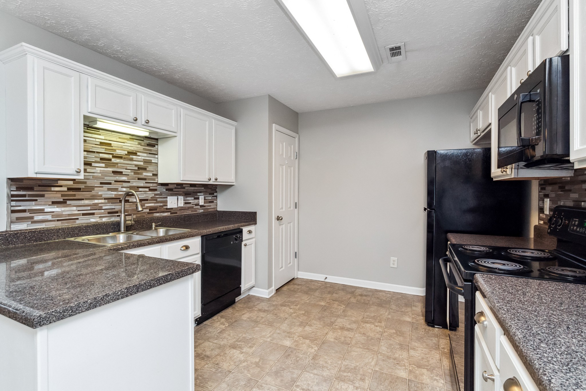2116 Deer Valley Dr