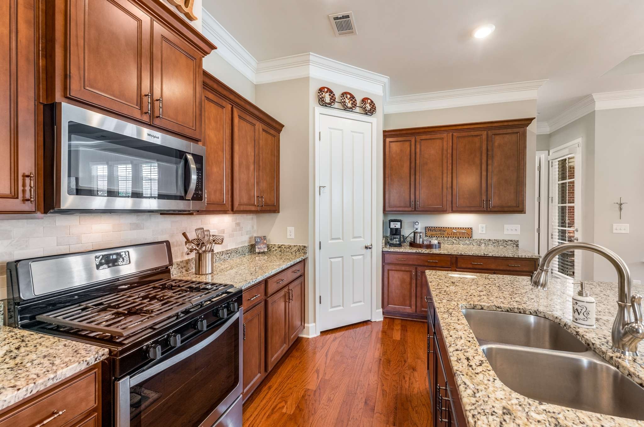3400 Bristol Alley