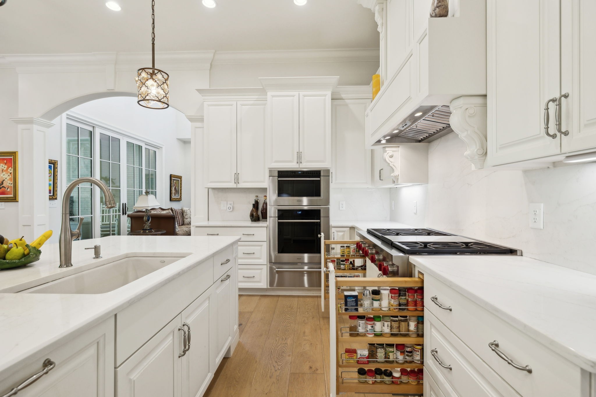1506 Amesbury Ln