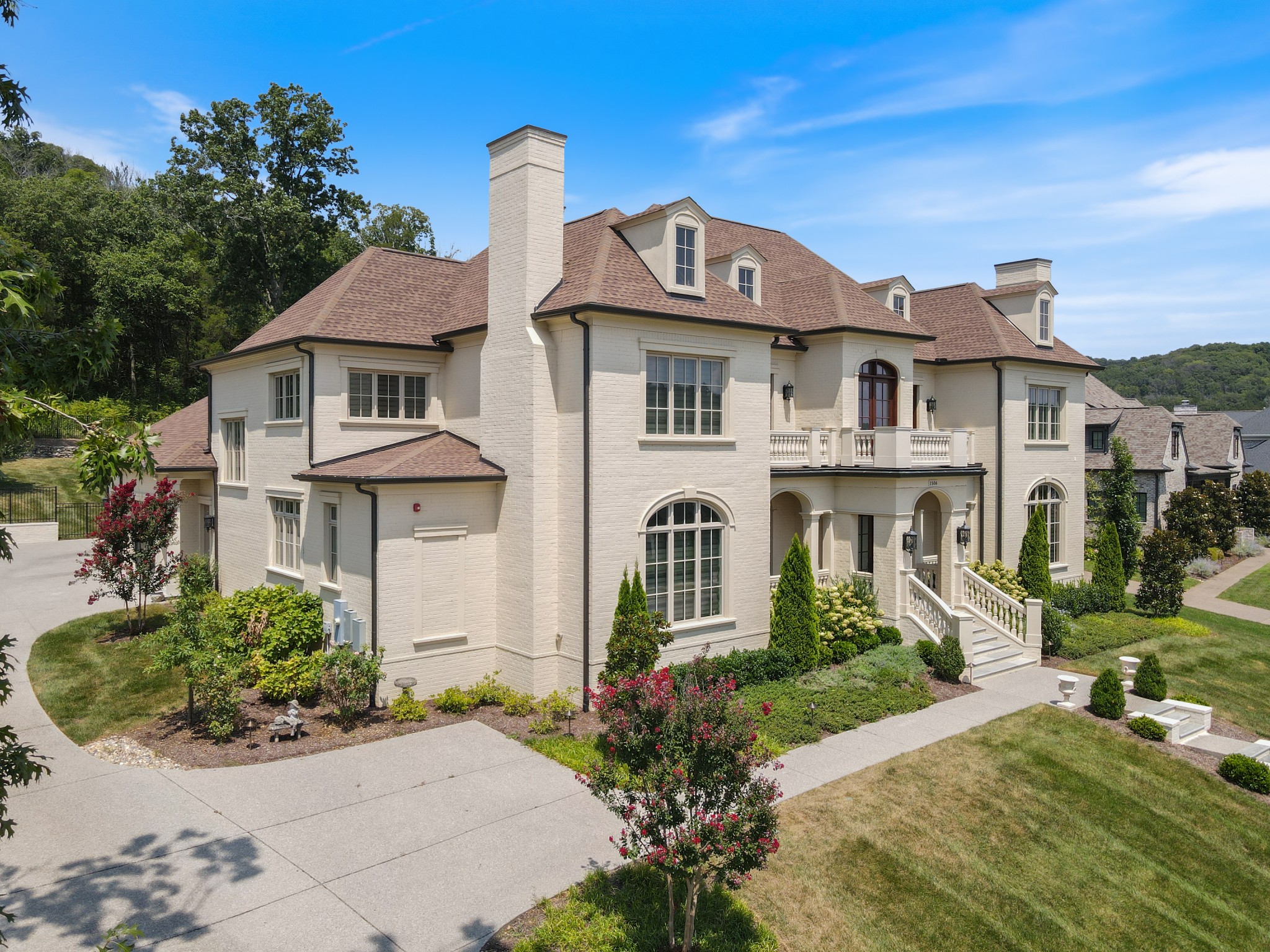 1506 Amesbury Ln