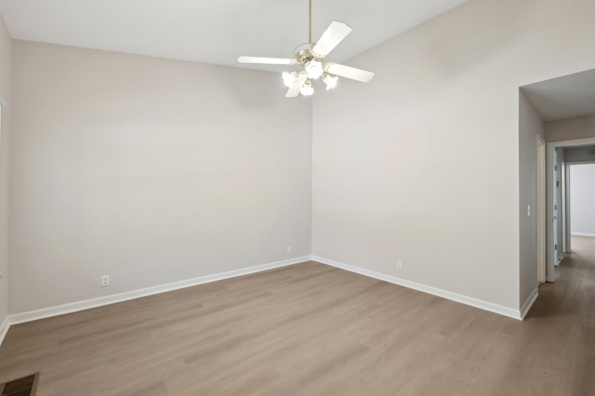 804 Beazer Ln