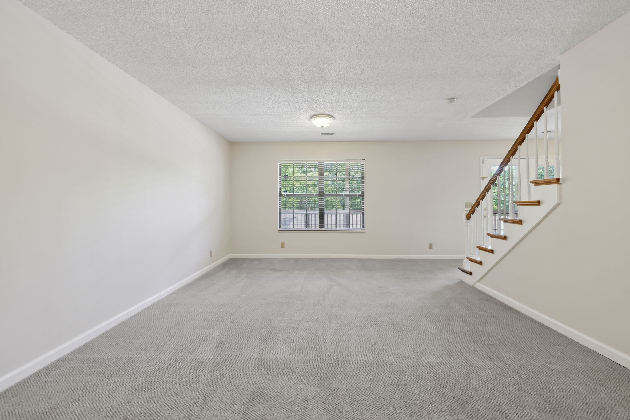 804 Beazer Ln