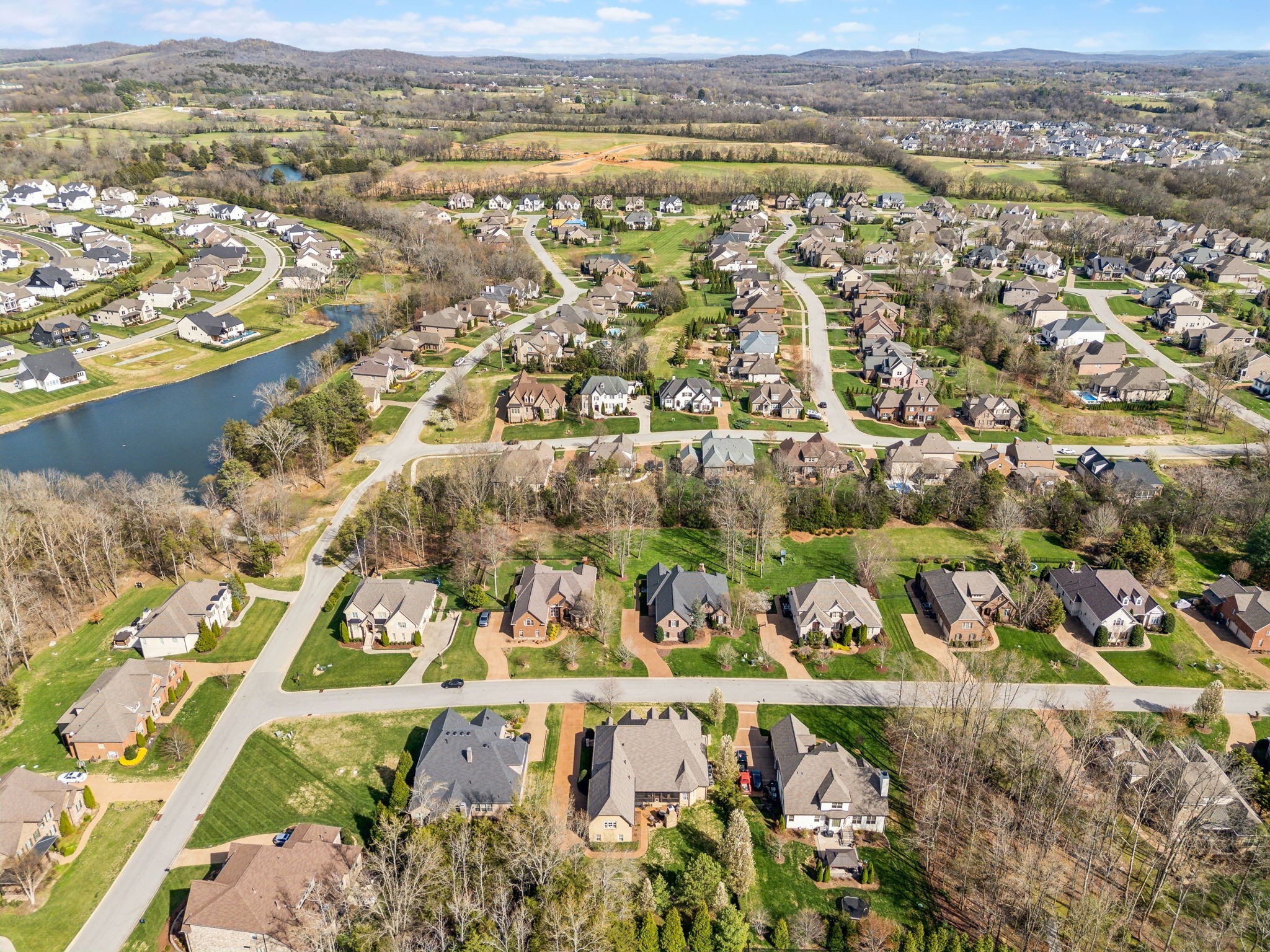 1194 Meadow Bridge Ln