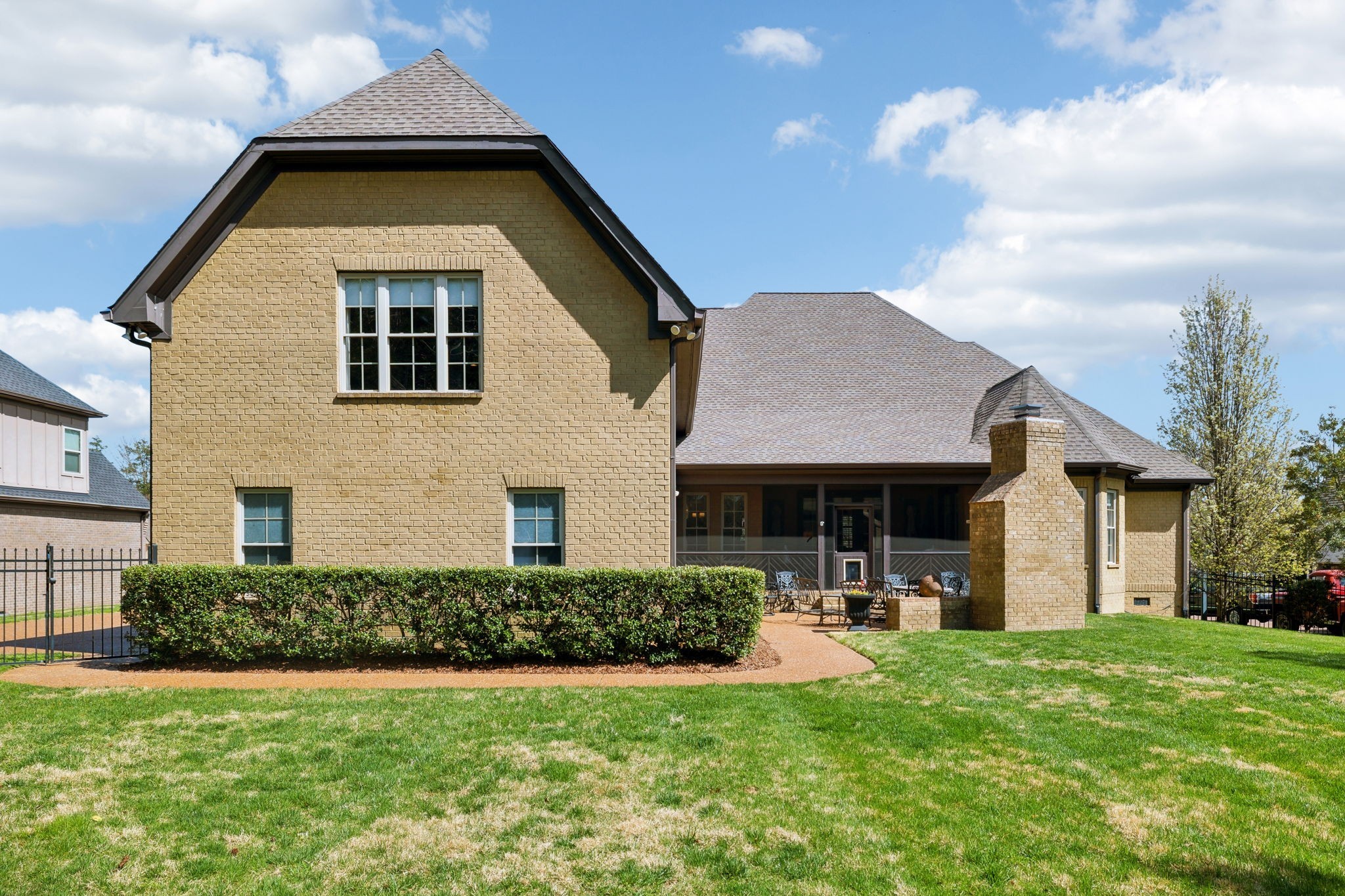 1194 Meadow Bridge Ln