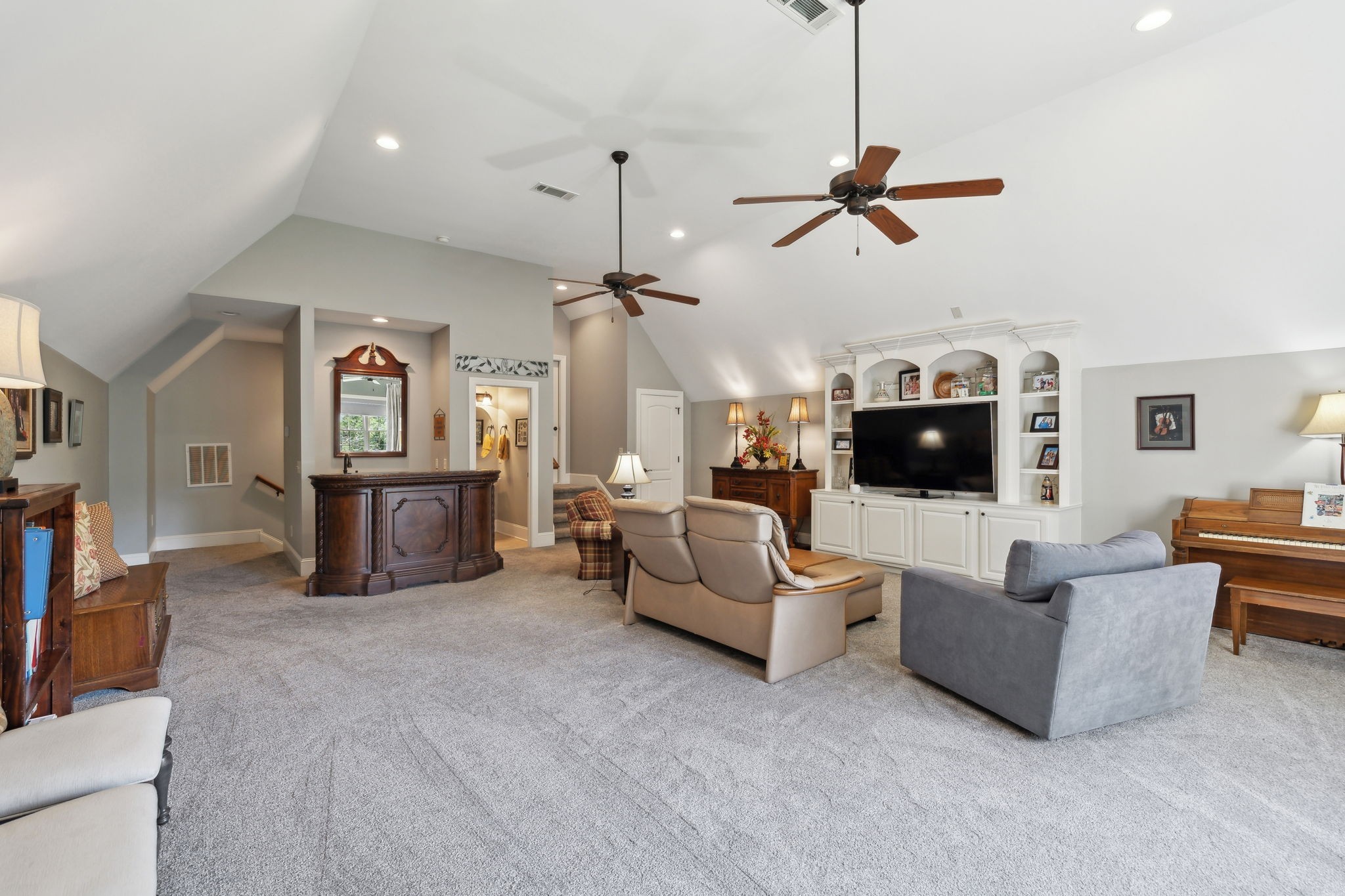 1194 Meadow Bridge Ln