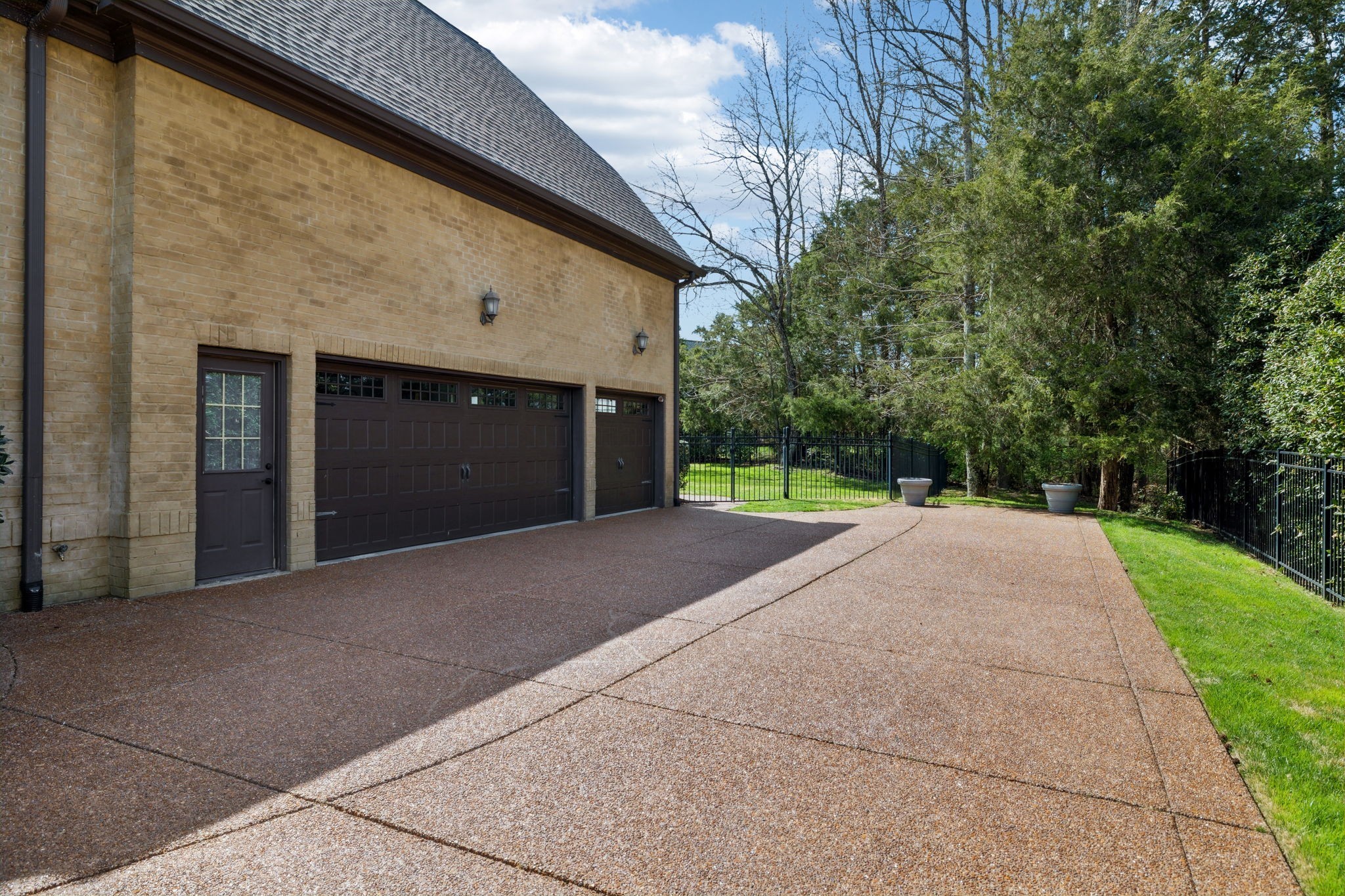 1194 Meadow Bridge Ln