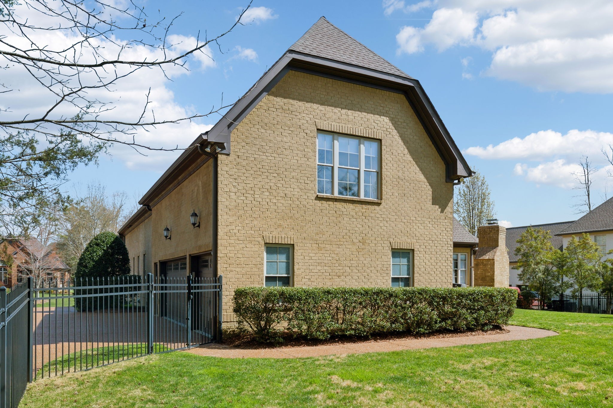 1194 Meadow Bridge Ln