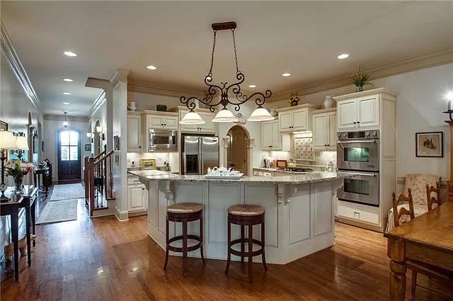 2021B Overhill Dr
