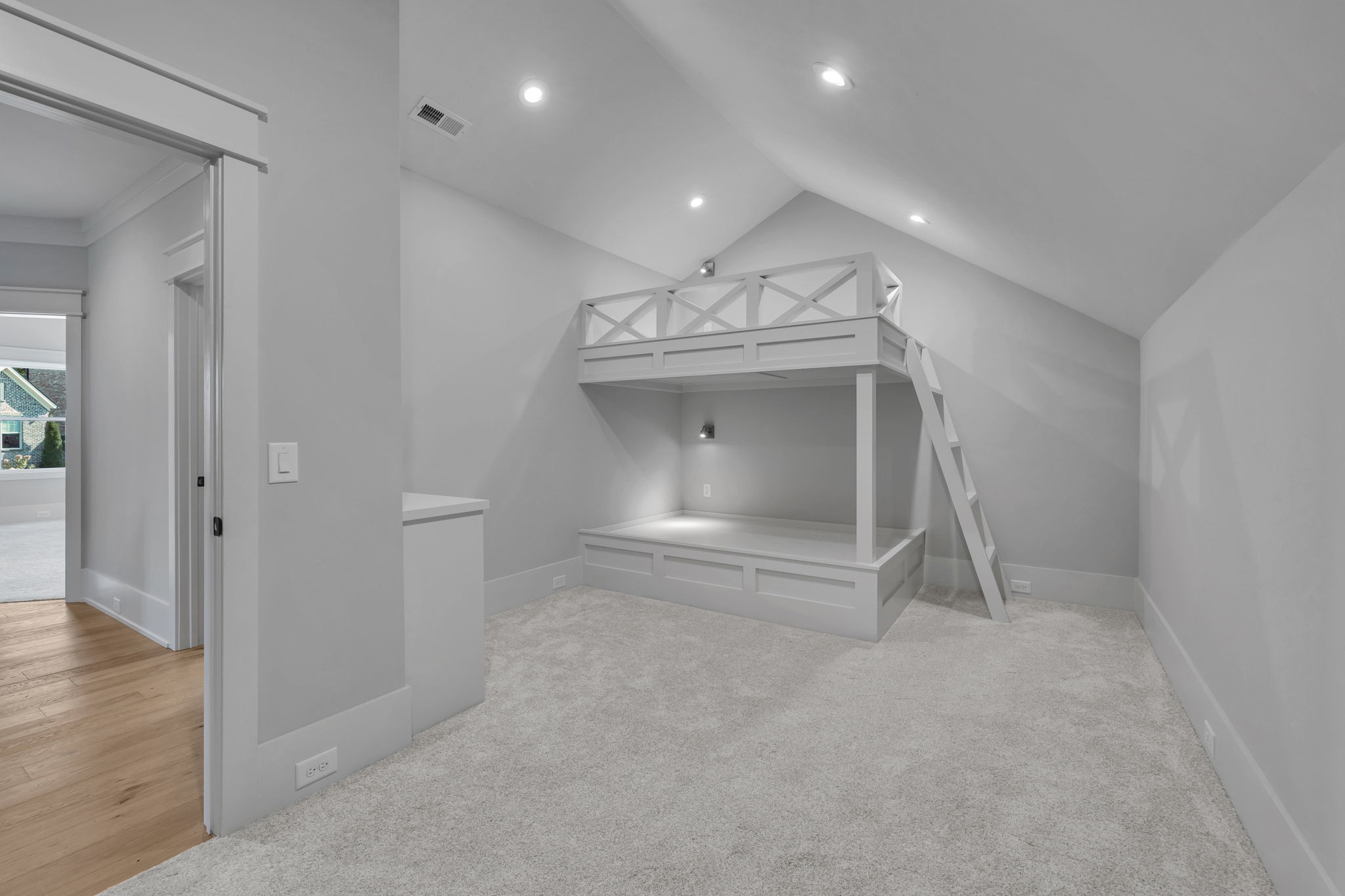 343 Circuit Rd