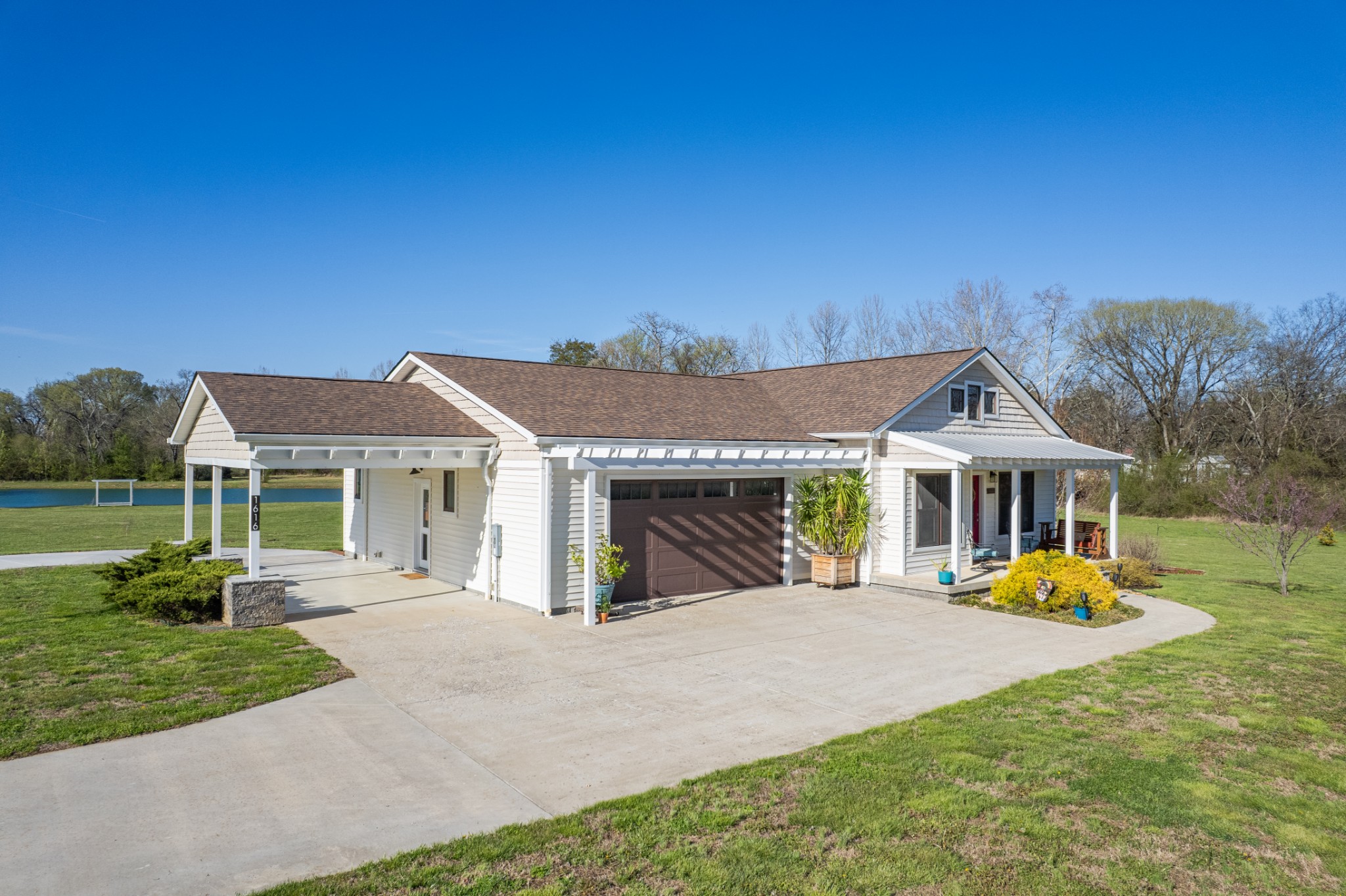 1616 Old Berlin Rd