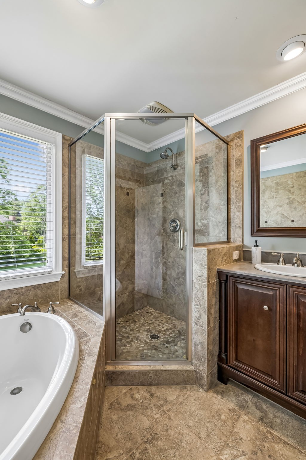 2430 Douglass Glen Ln