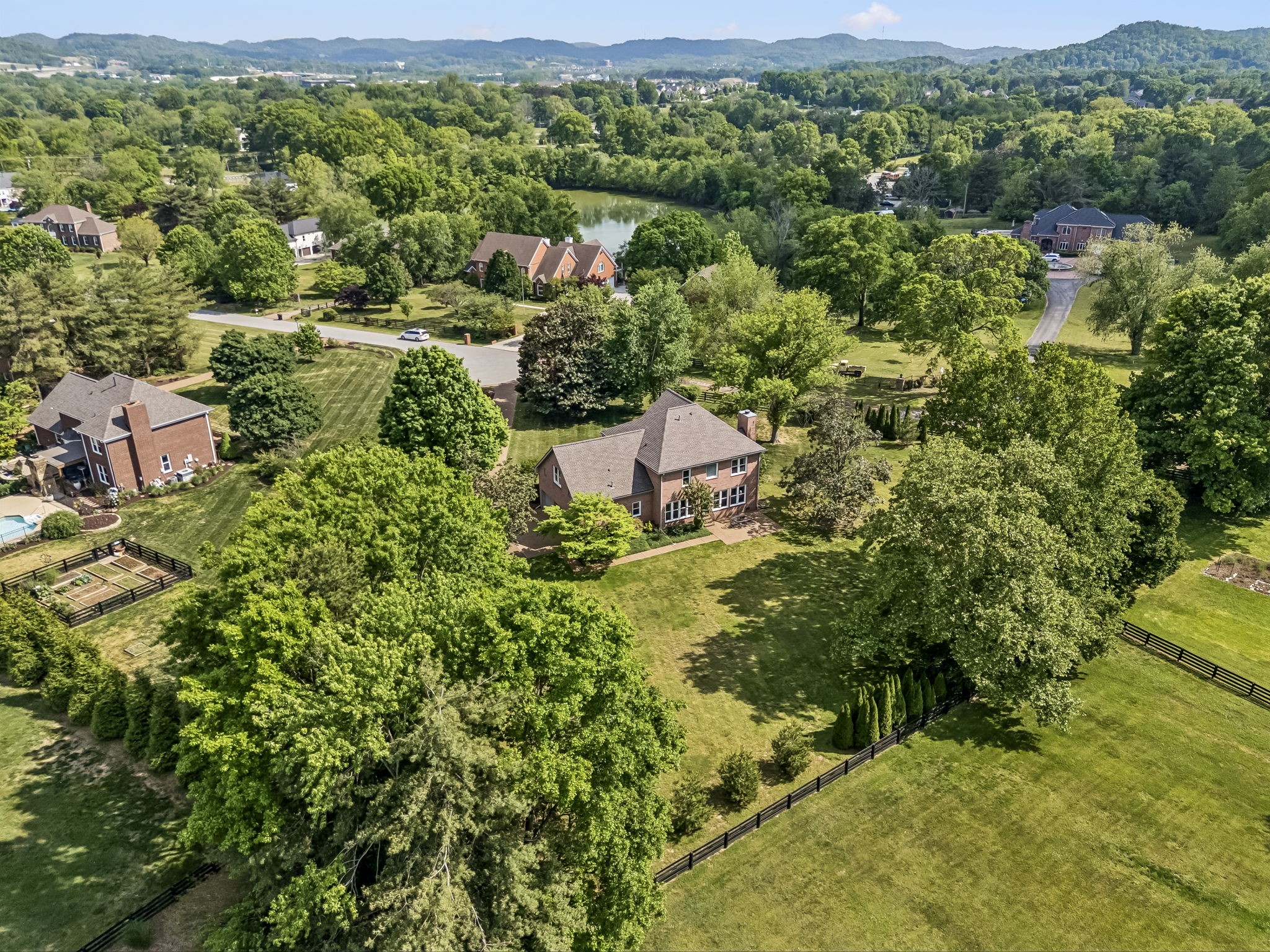 2430 Douglass Glen Ln