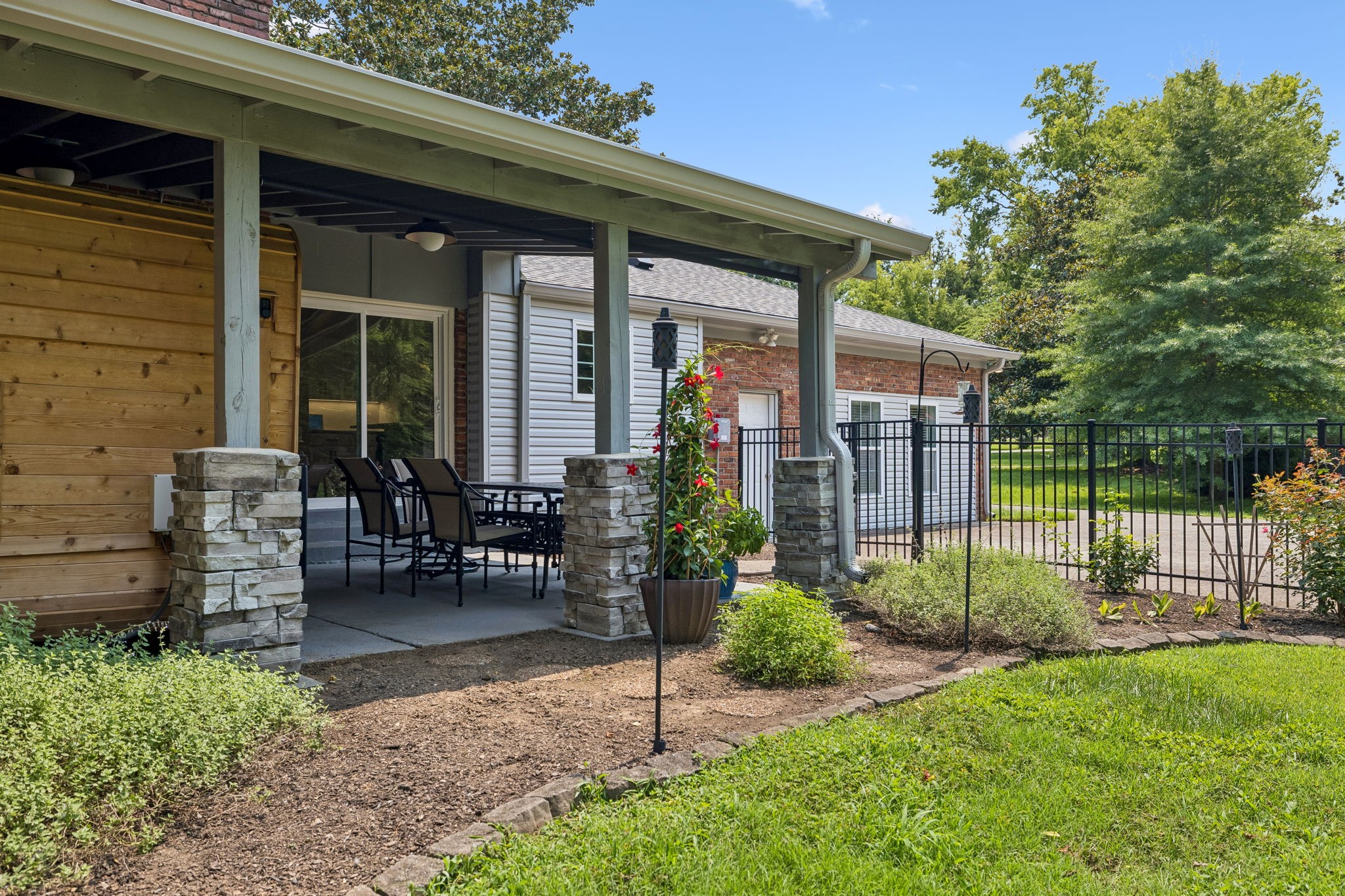 1507 Puryear Pl