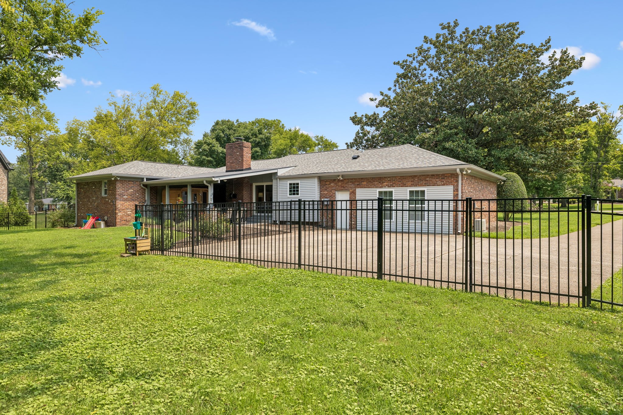 1507 Puryear Pl