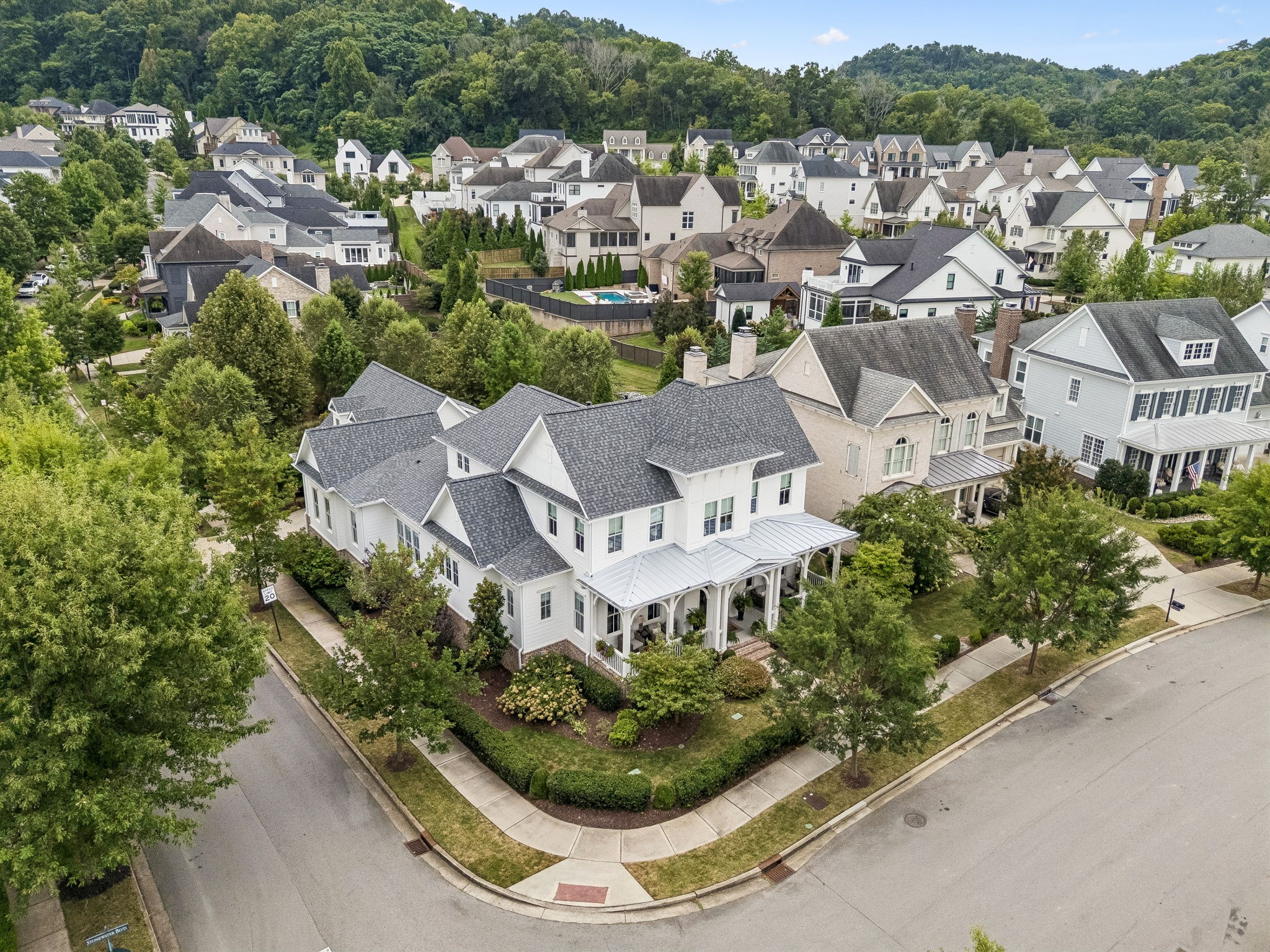 800 Stonewater Blvd