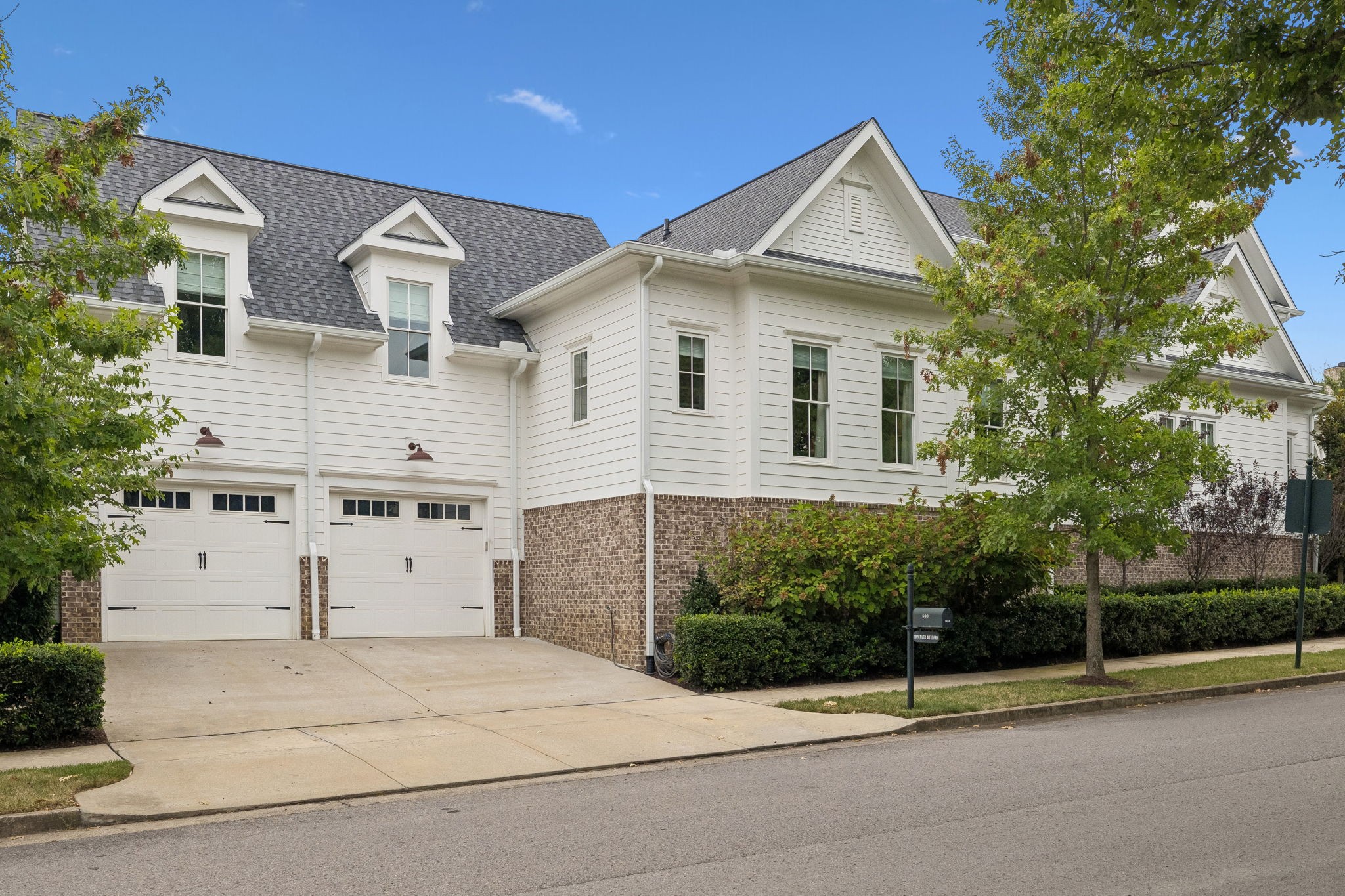 800 Stonewater Blvd