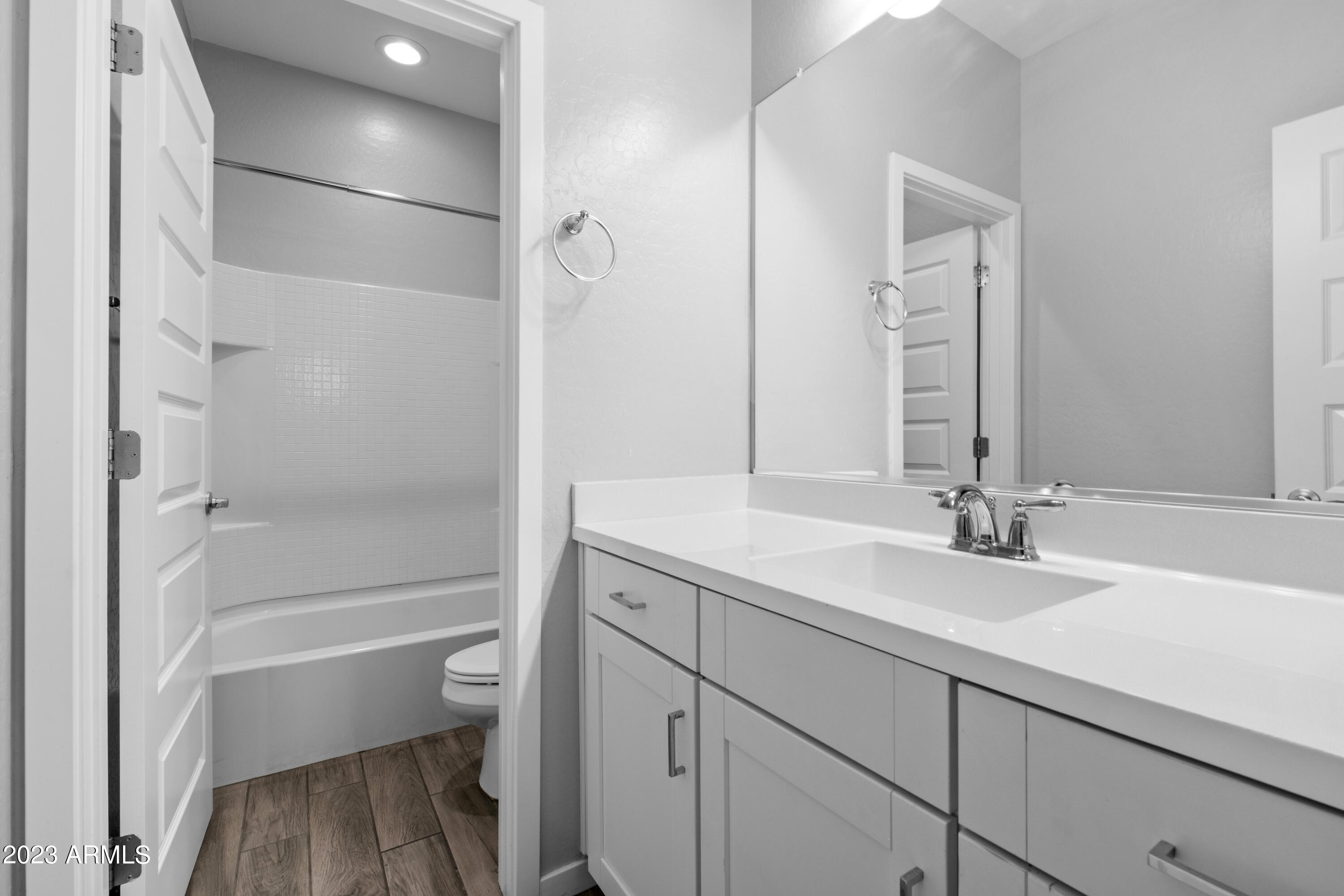 4717 E BARBARITA Avenue