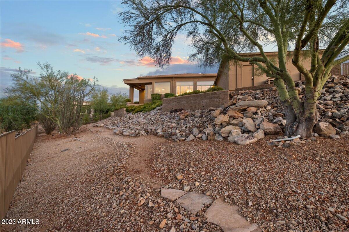 11007 N MESA VISTA Court