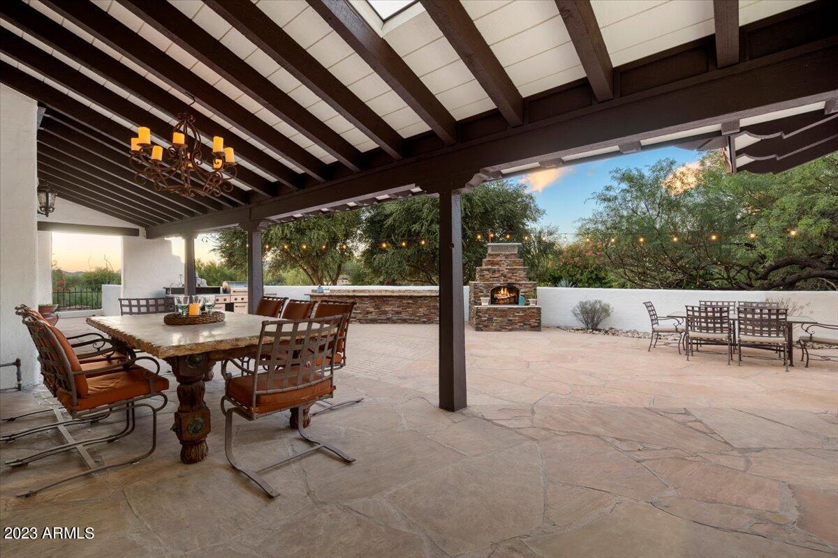 7719 E SLUMBER Street