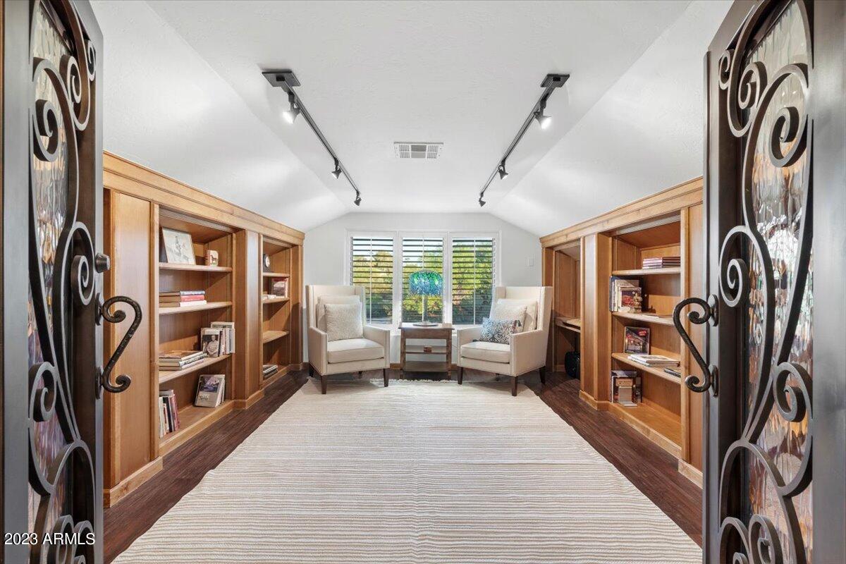 7719 E SLUMBER Street