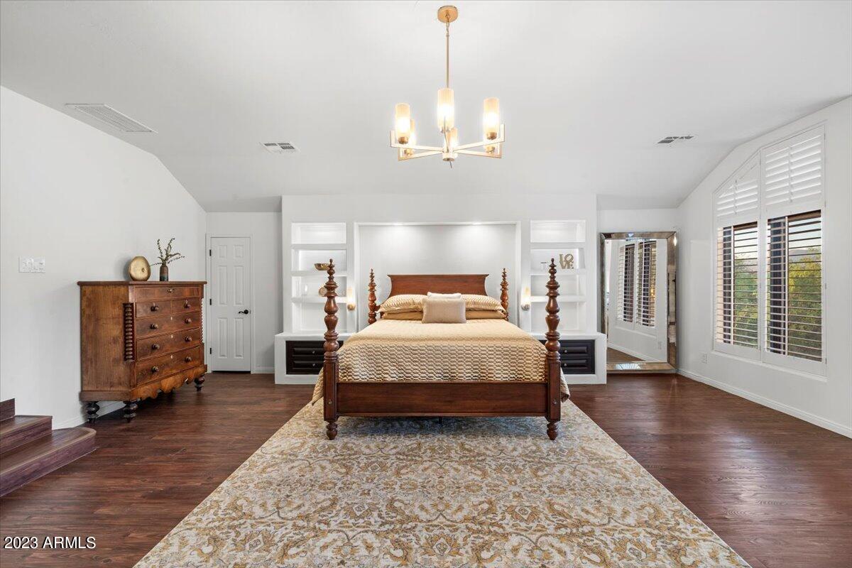 7719 E SLUMBER Street