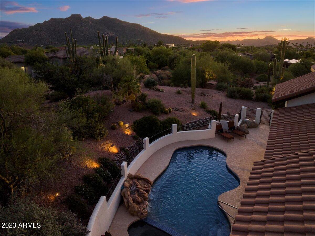 7719 E SLUMBER Street