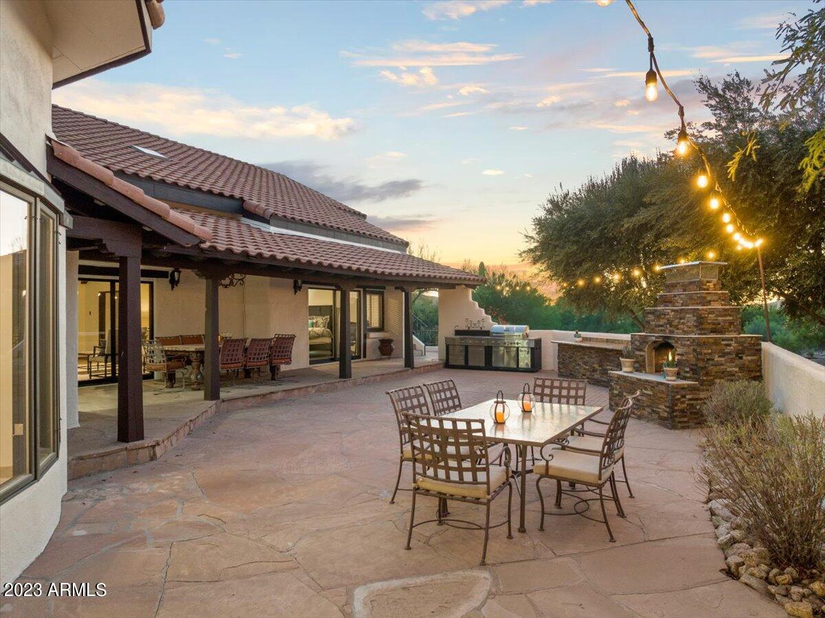 7719 E SLUMBER Street