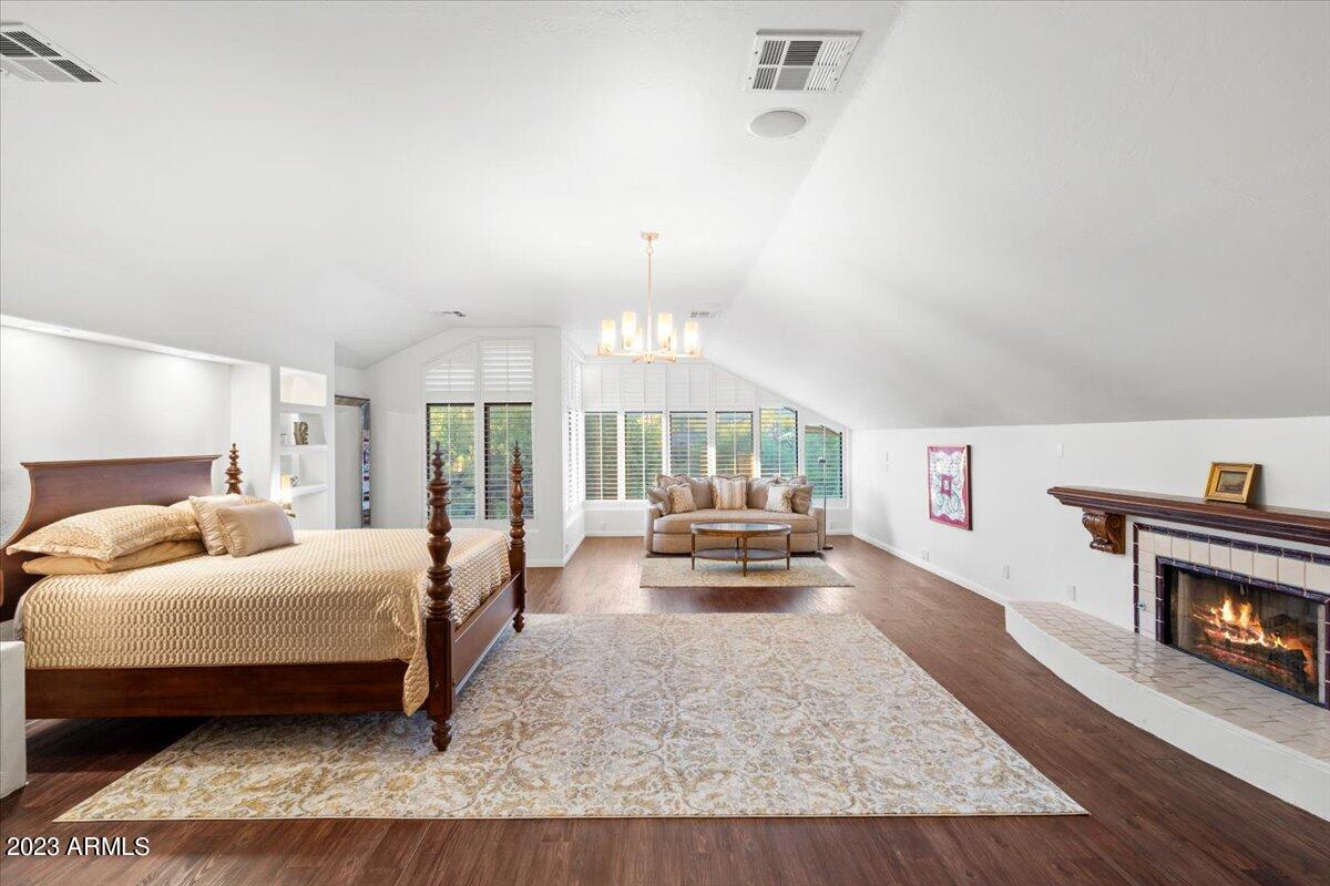 7719 E SLUMBER Street