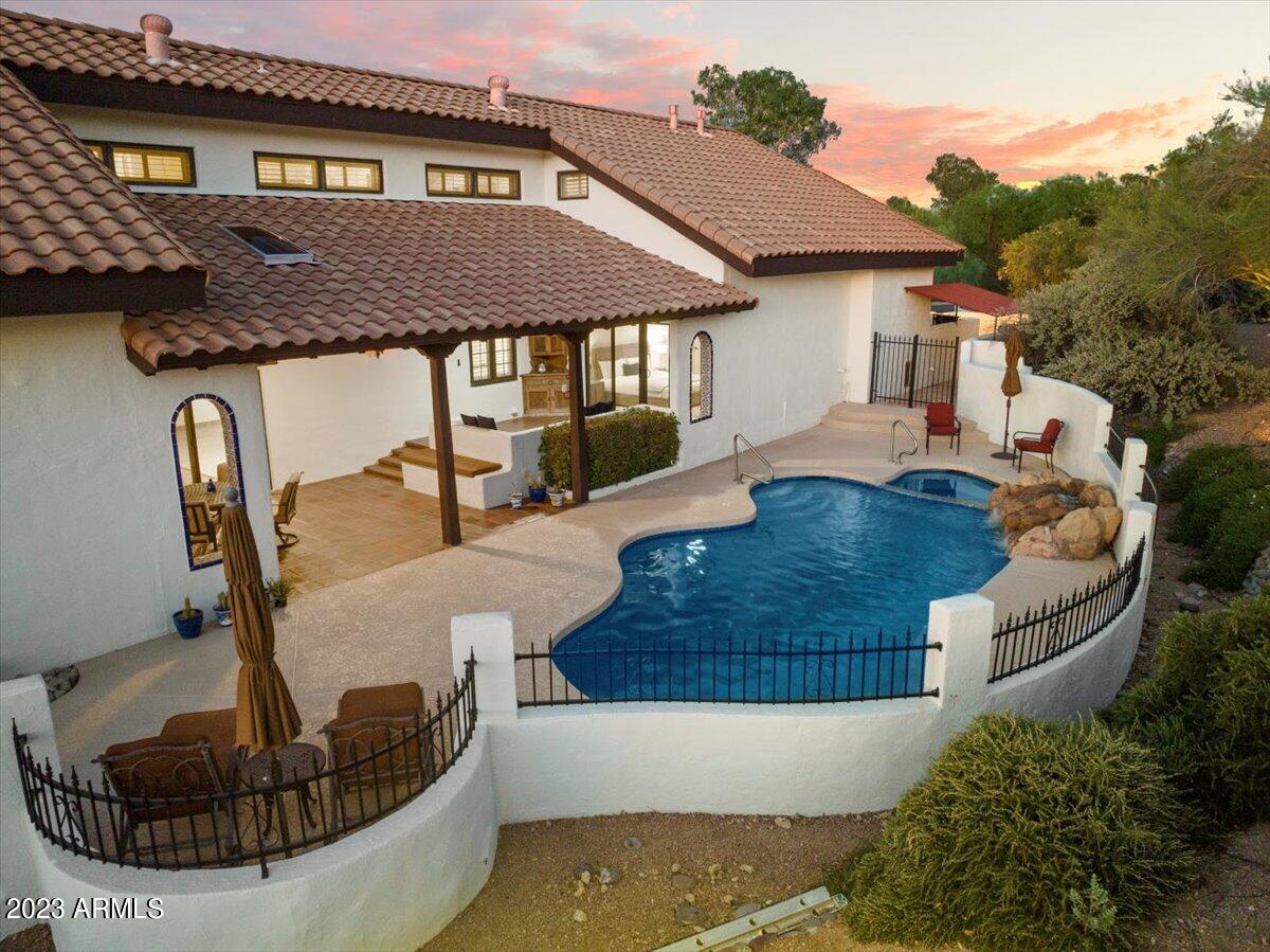 7719 E SLUMBER Street