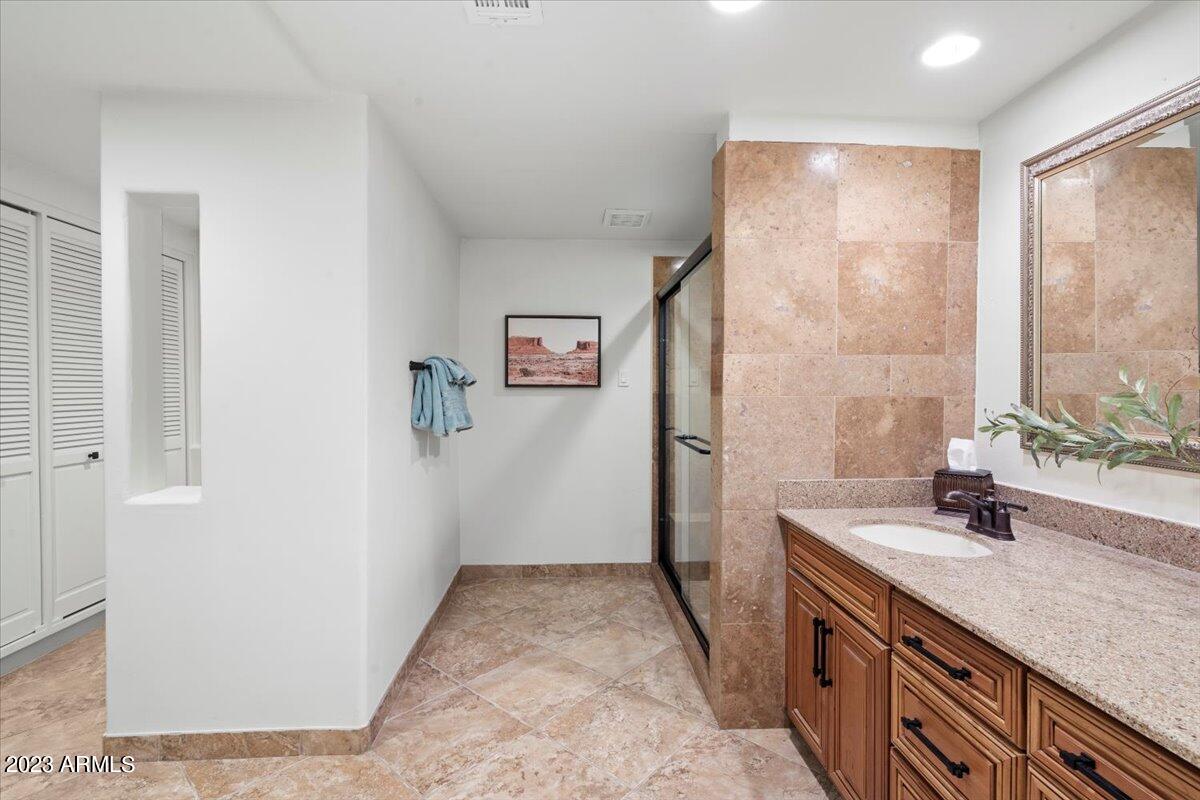 7719 E SLUMBER Street