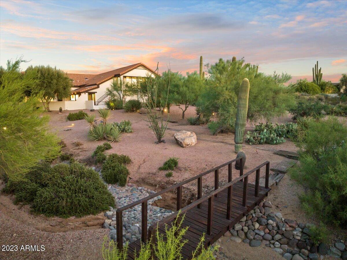 7719 E SLUMBER Street