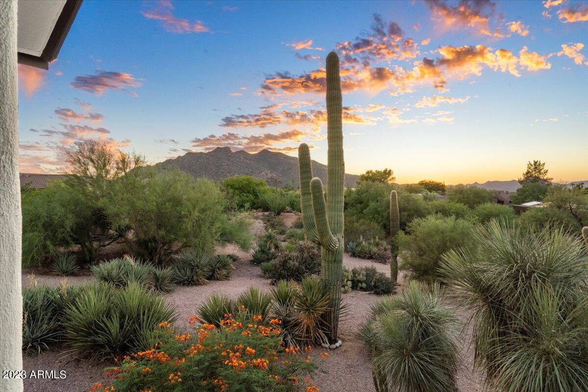 7719 E SLUMBER Street