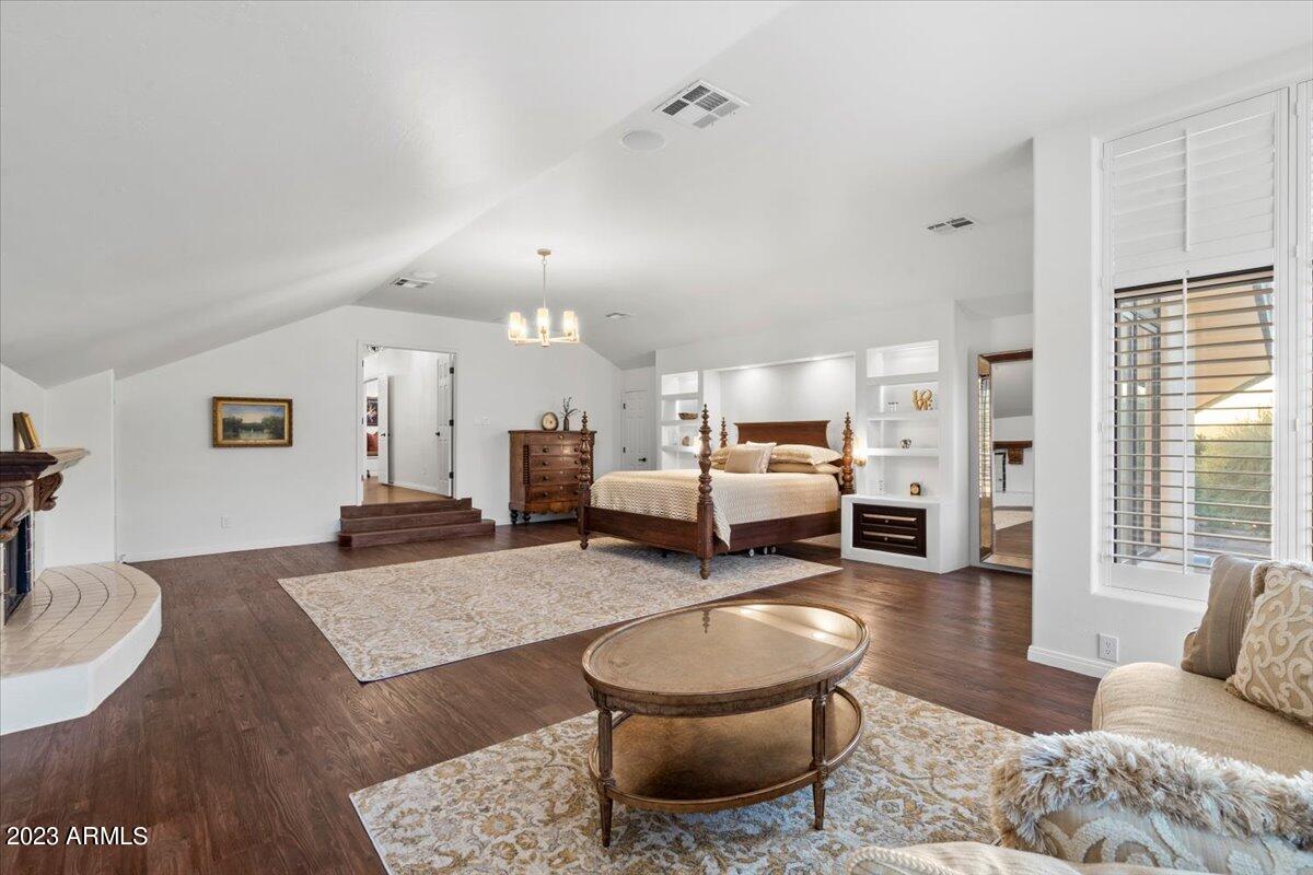 7719 E SLUMBER Street