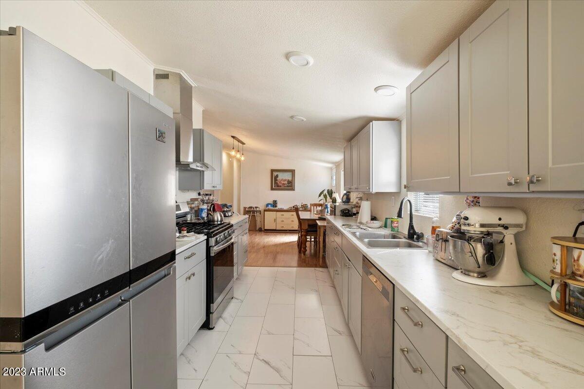 20574 E PARK VIEW Lane