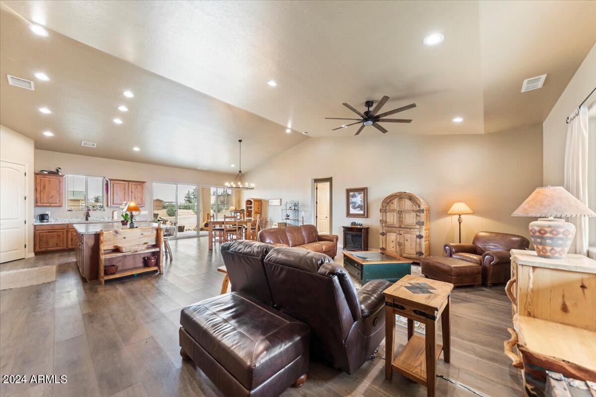 1190 W Center Street