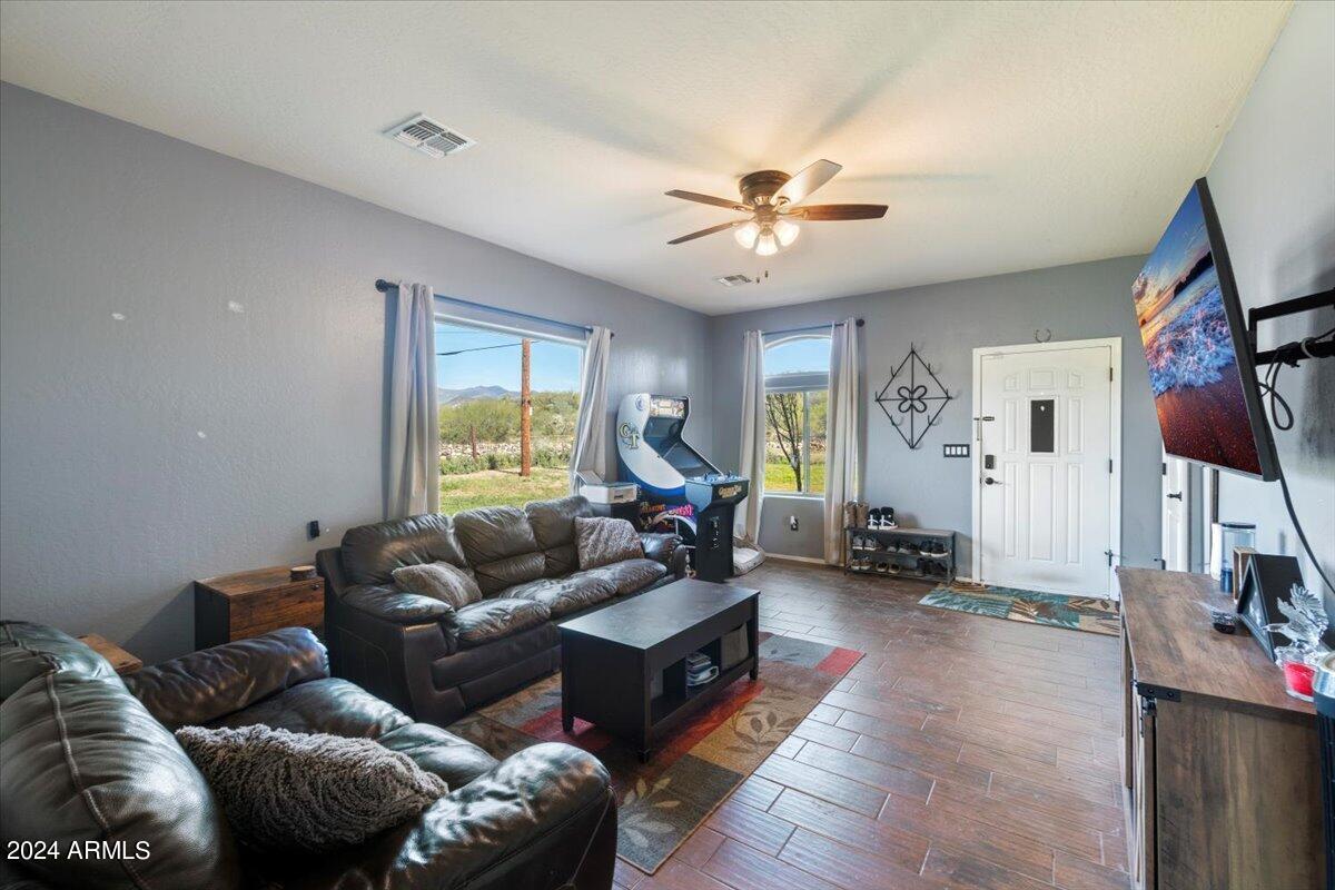 19400 E GREGORY Street