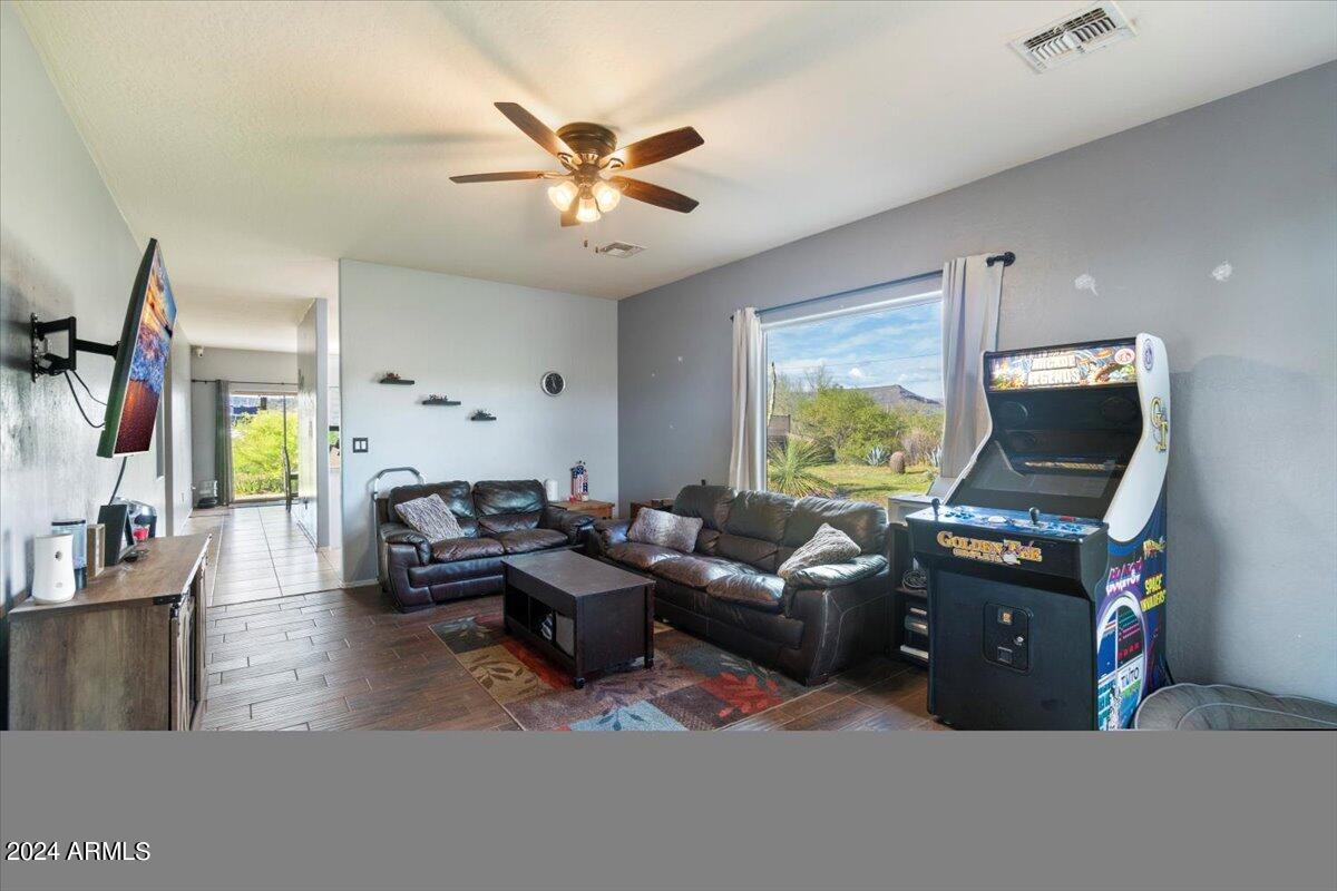 19400 E GREGORY Street