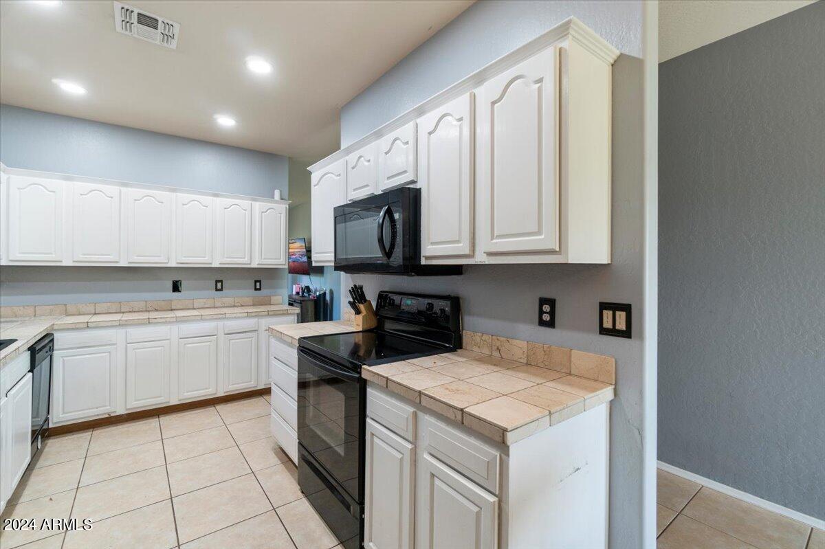 19400 E GREGORY Street