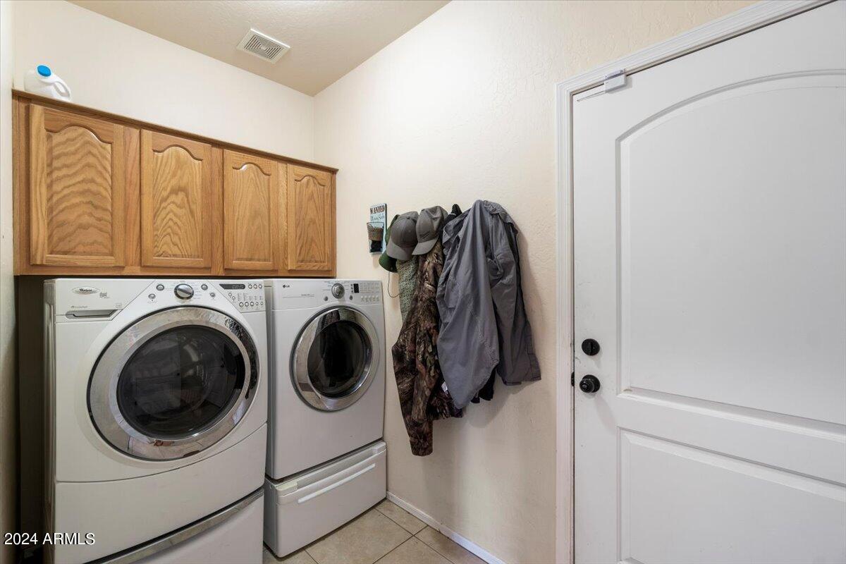 19400 E GREGORY Street