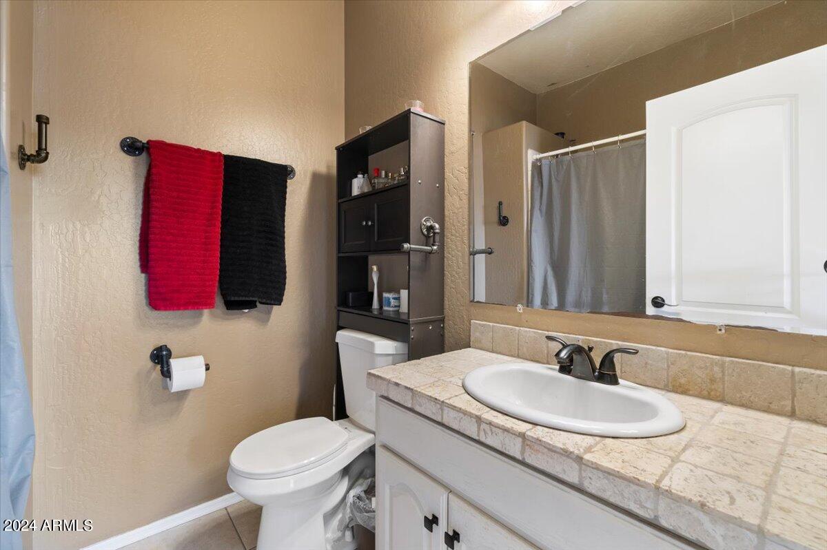 19400 E GREGORY Street