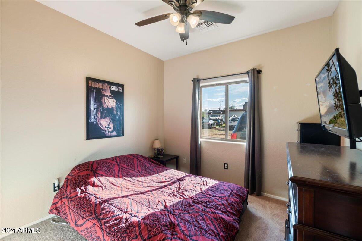 19400 E GREGORY Street