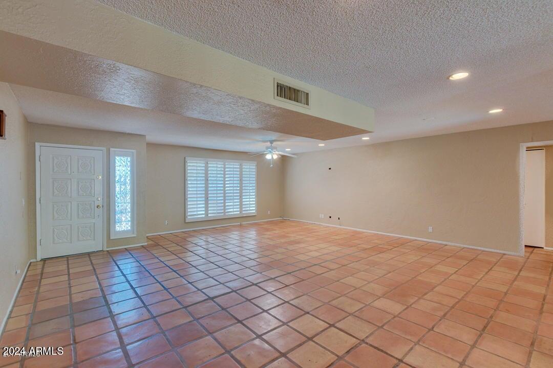 7641 N VIA DEL PARAISO