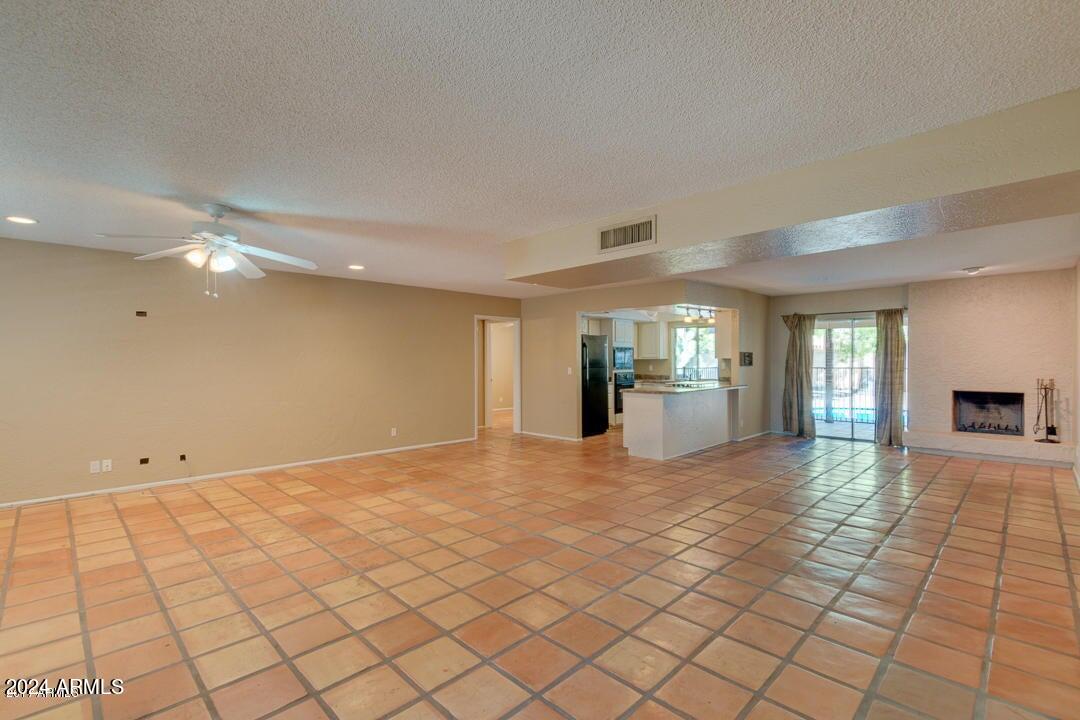 7641 N VIA DEL PARAISO