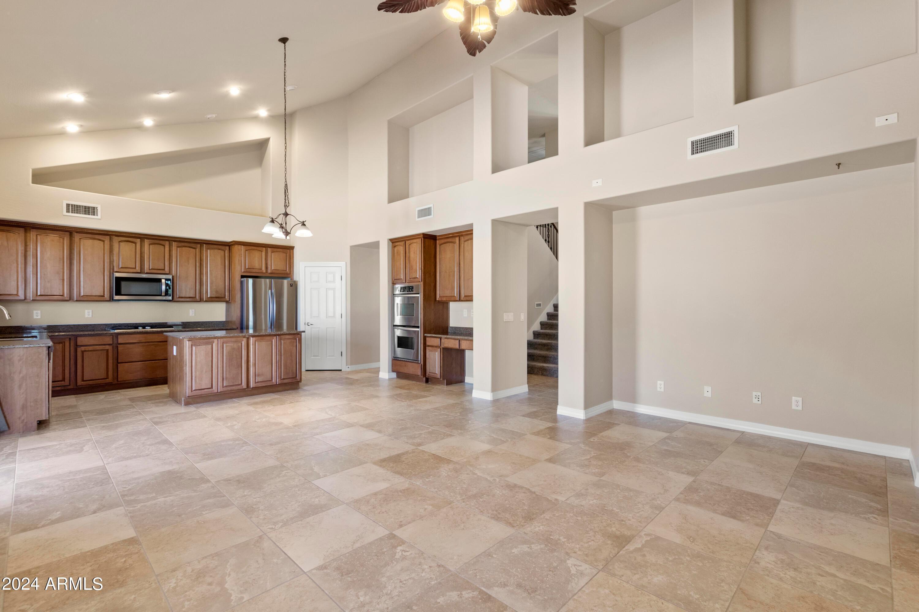 2314 W OLD PAINT Trail