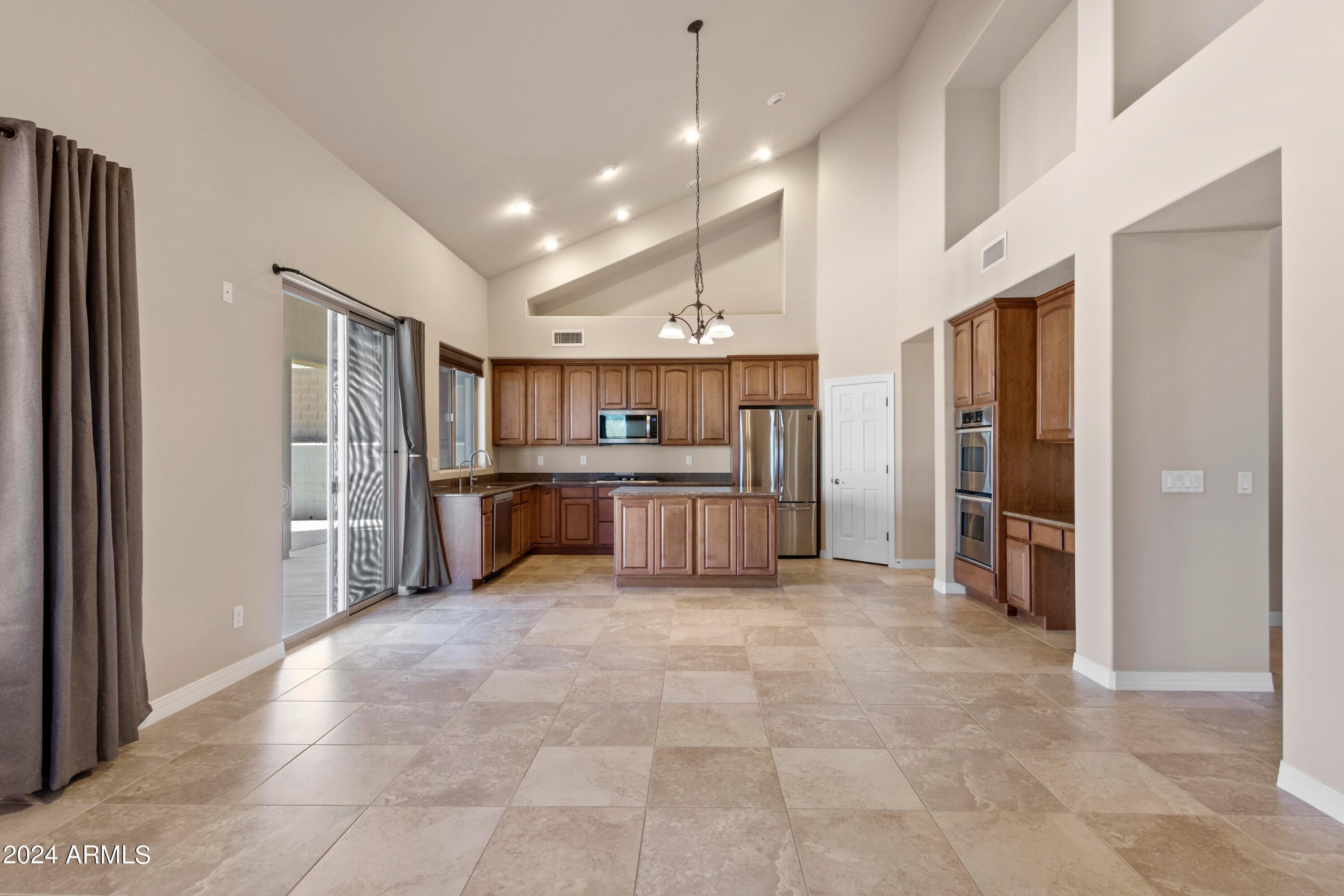 2314 W OLD PAINT Trail