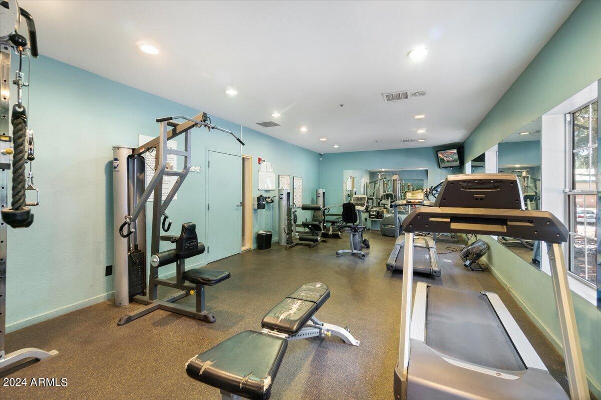 1185 W UNIVERSITY Avenue, 148