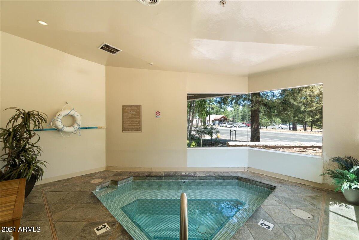 1185 W UNIVERSITY Avenue, 148