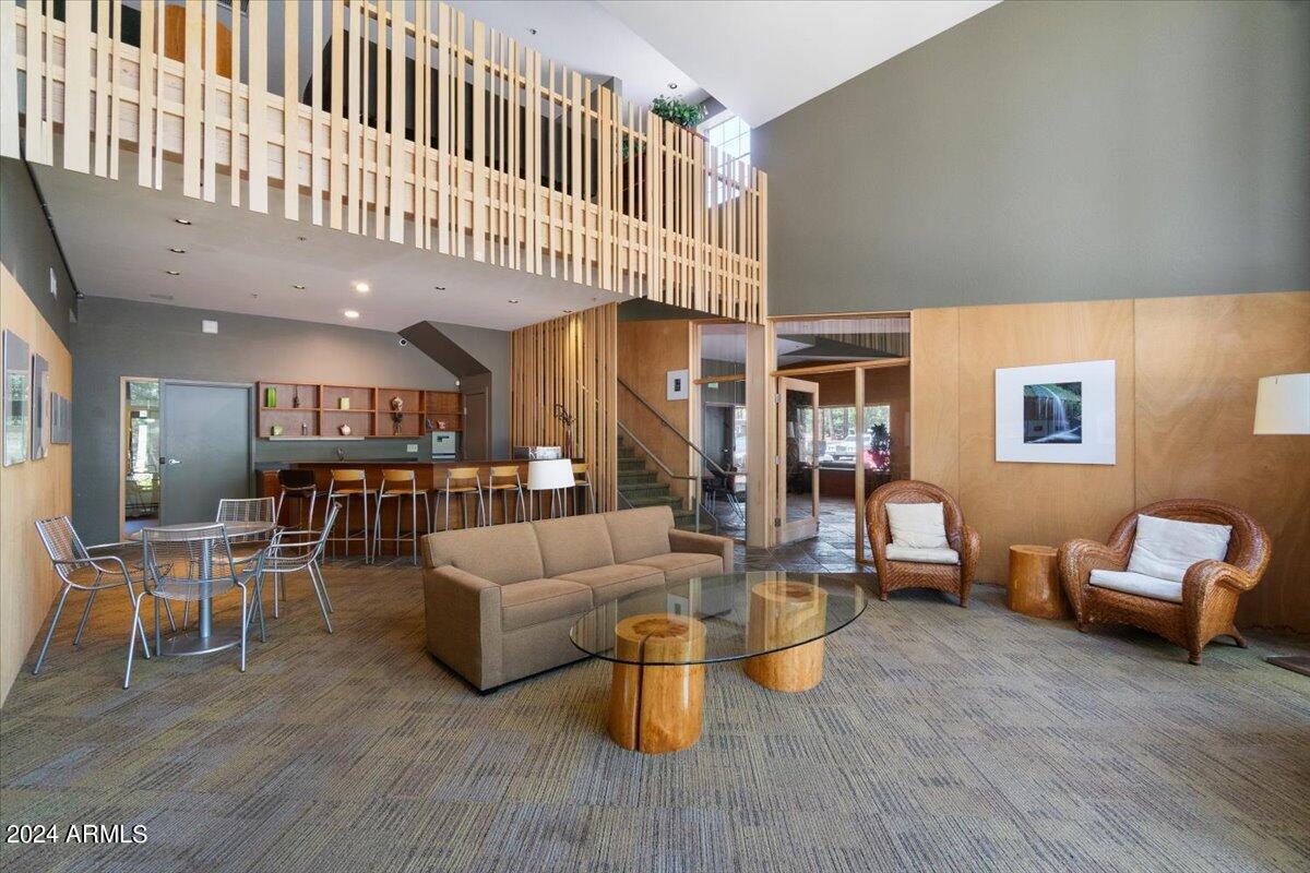 1185 W UNIVERSITY Avenue, 148