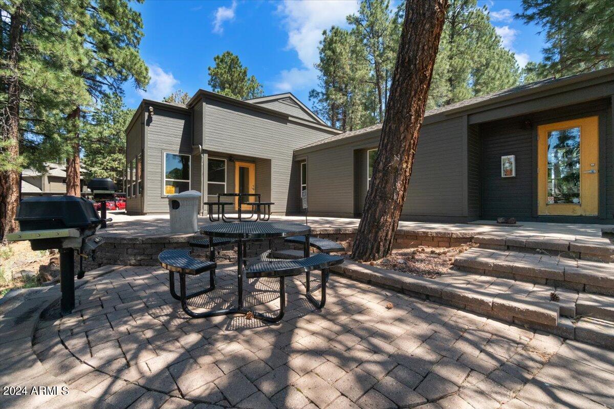 1185 W UNIVERSITY Avenue, 148